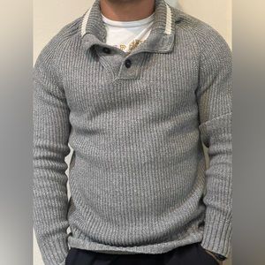 American Eagle Pull Over